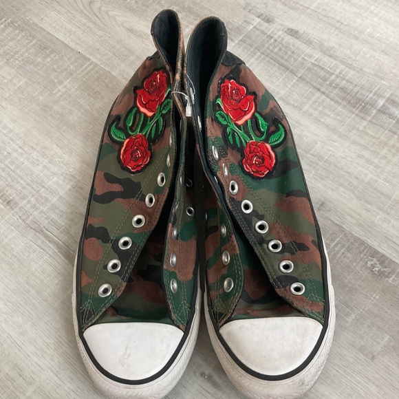 Converse shoes - Picture 2 of 6